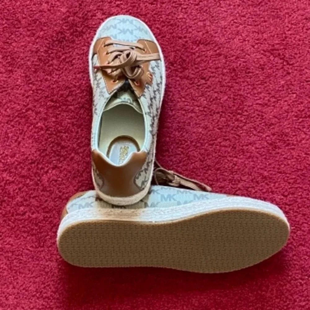 MICHAEL KORS BRYSON LACE UP WOMEN  (7.5) - Picture 5 of 5